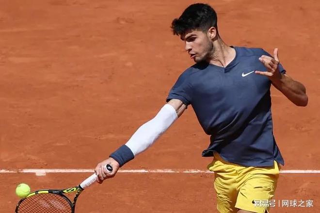 足球并不是 足球并不是